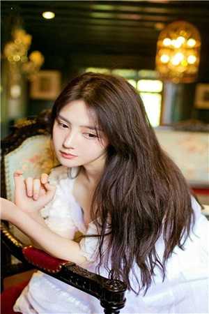 暴露盛世美颜后，被男主们强制爱了