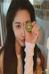 绑定美女返还系统，开局直接王炸