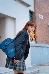 闻君如两意