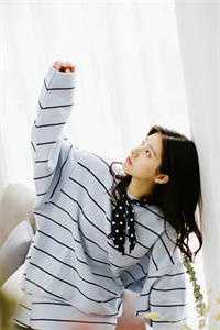 女儿选秀失败后，影帝老公却和白月光的女儿在庆祝