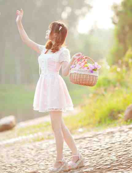 未婚妻假扮资助生的女友回家过年