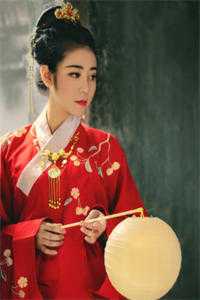 八零硬汉太狂野，绿茶美人真好命
