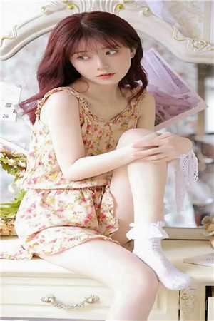 活成前任白月光后，她桃花朵朵开