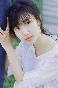 活成前任白月光后，她桃花朵朵开