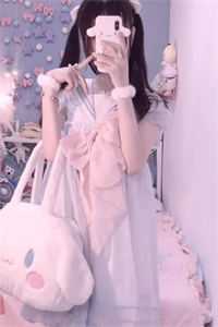 穿进年代文，我成全男女主的爱情