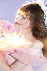 美食俘获美女主播芳心