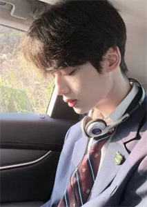 打脸嫌我不能生出九尾狐的父子