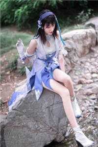 妻子不满包办婚姻，任由初恋儿子将女儿推下水