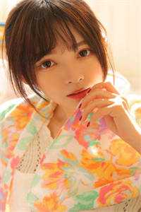 淤泥里生出的花