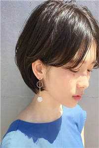 《战神隐退当保安，女儿被欺》