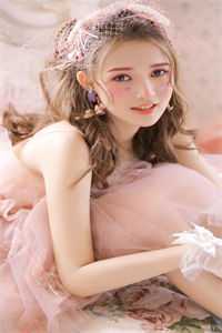 君夺臣妻？我成了皇帝心尖白月光