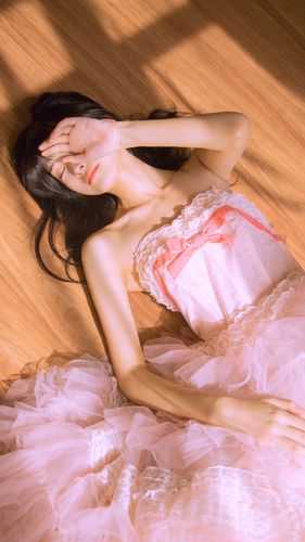 怀孕八个月，婆婆逼我给亲戚送终