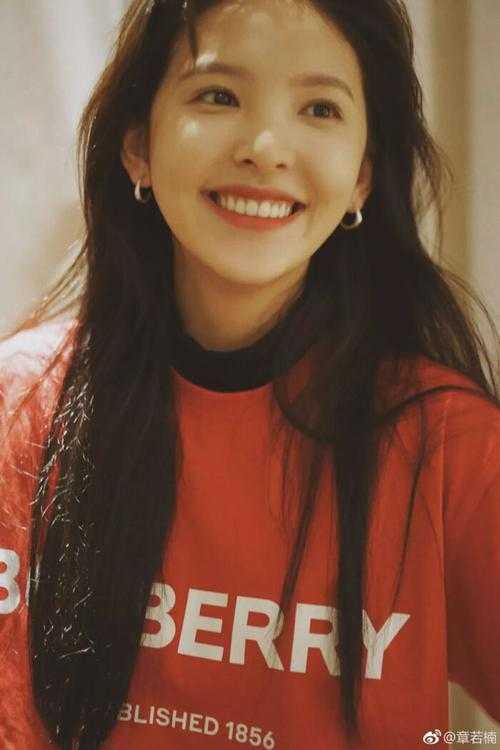 重生不舔校草后，反被他求婚啦