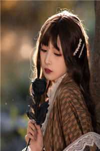 一念梨花落，一曲相思长