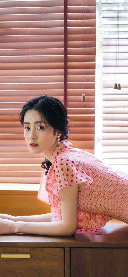 枯木吻别春花，从此陌路天涯