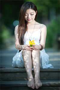 夫君为表妹当街扒我喜服后，我转嫁给了他人
