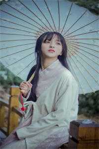 霜华染鬓情难守