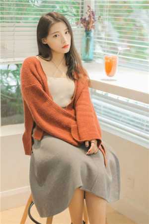老公陪继妹游玩后，我迅速离婚让他追悔莫及