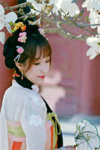 闺蜜抢我未婚夫后，我转身嫁他商界死敌