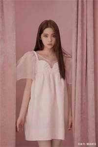 她是白月光，我是平替品