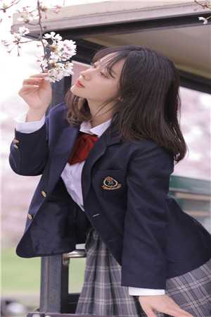 供妹妹上大学后，她杀了全村人