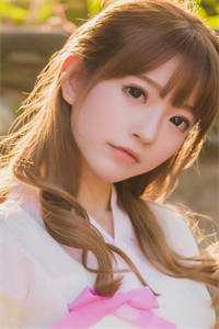 娘娘摆烂后，暴君日夜帮她宫斗