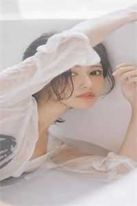 大夫人冷眼打量着我