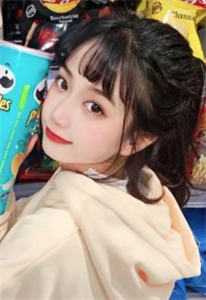 挺着孕肚离婚后，我惊艳了全球