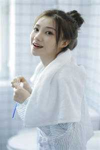 穿越后，农女忙着种田经商