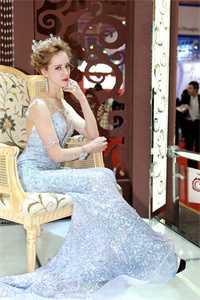 穿书女配不好惹，暴虐黑莲花女主