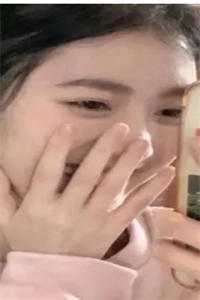 快穿：万人迷宿主她狐狸尾巴被捏住了