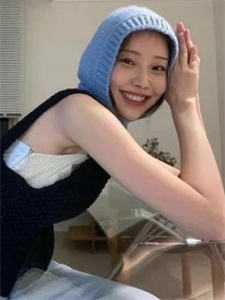 美人宿主快穿后，小世界崩塌了