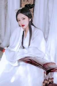 白蛇缠身，百鬼送嫁