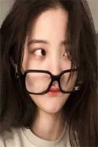 孟丽儿的床上