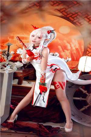 末世前疯狂捞物资，女神们都看我脸色过活