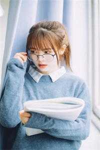 召唤百万大军，女帝给我削苹果