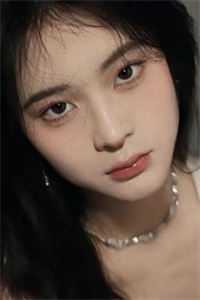 快穿：她靠生子成绝嗣帝王心尖宠