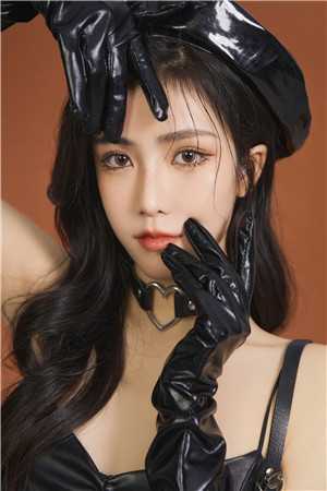 腹黑萌宝出手，皇帝爹爹休想抱娘亲