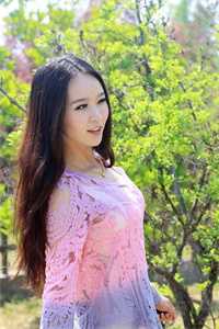 穿成废材，我只想爬上女帝龙床