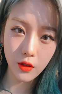 她在现代当影后