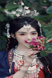 重披铠甲，将军夫人她英姿飒爽