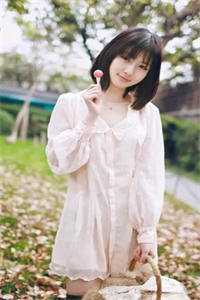 流落荒岛后，我教女神求生