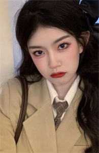陆总，夫人说这婚迟早要离