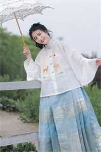 小公主还是襁褓婴，靠心声带母妃宫斗