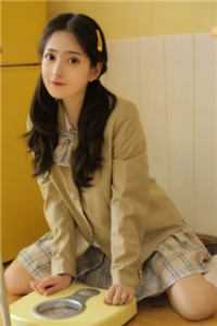 云阳侯抱着孩子上门求救，我悠闲逗鸟见死不救