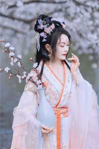穿越进皇室，我干了人生四大美事苏离凰九天免费小说在哪看_小说最新章节穿越进皇室，我干了人生四大美事(苏离凰九天)