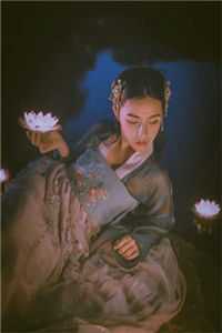穿成总裁女保镖后，我吃到好的了凌逸尘苏幕免费小说在线看_完本小说阅读穿成总裁女保镖后，我吃到好的了(凌逸尘苏幕)