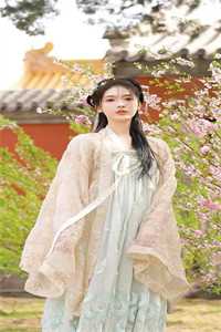 老太太裸辞做保姆家里家外杀疯了(施金花马春梅)推荐完结小说_最新章节列表老太太裸辞做保姆家里家外杀疯了(施金花马春梅)