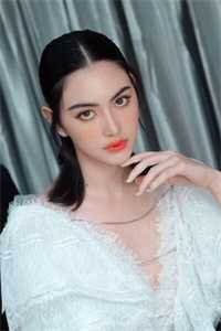 穿越后，我和国民女神成了队友苏星月林烟完结小说_完结好看小说穿越后，我和国民女神成了队友苏星月林烟
